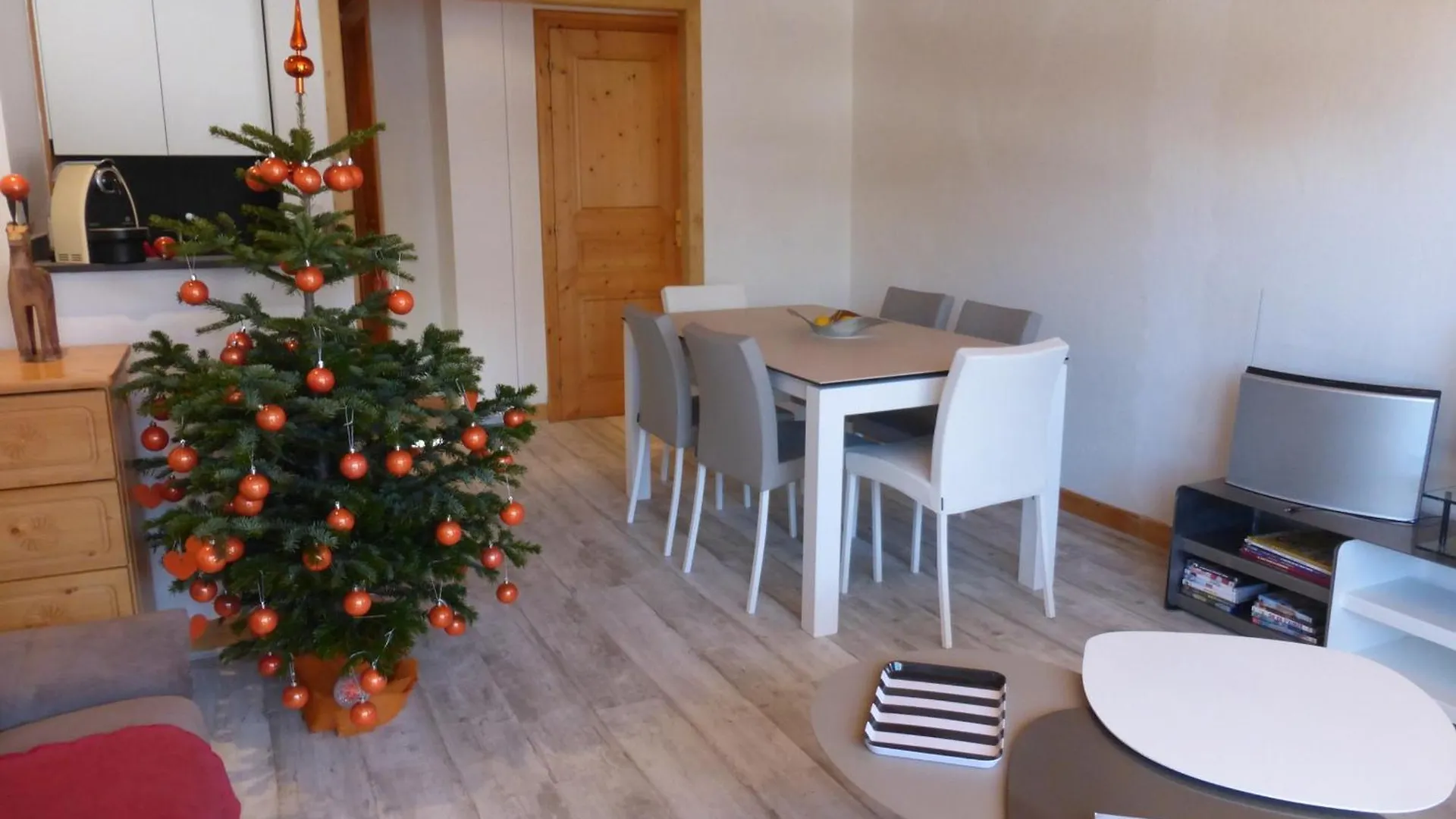 Bel Appartement 3 Pieces Renove - Meribel, 6 Pers, Wi-Fi, Garage - Fr-1-411-976 Les Allues 0*,  フランス